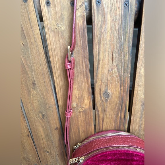 FREE PEOPLE BURGUNDY VELVET ROUND CROSSBODY - Picture 6 of 16